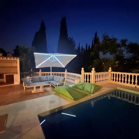 Luxury With Tennis & Pool